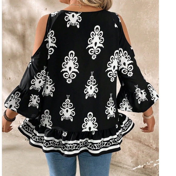 Boho Print Cold Shoulder 3/4 Sleeve Ruffle Hem Blouse - Picture 4 of 4